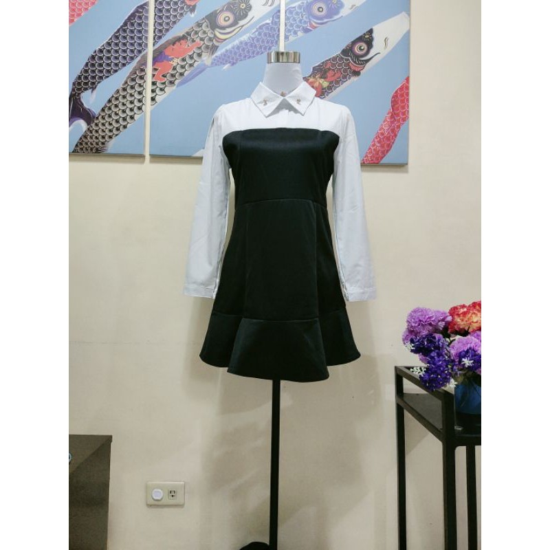 White long sleeve 2024 under black dress