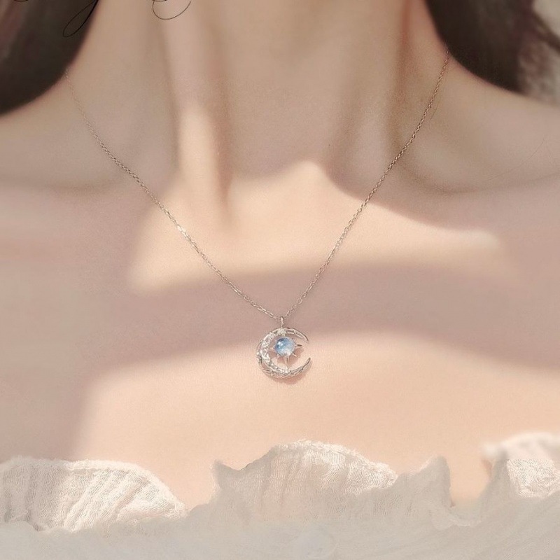 Fun transparent diamond hollowed out passion hanging neck main image 1
