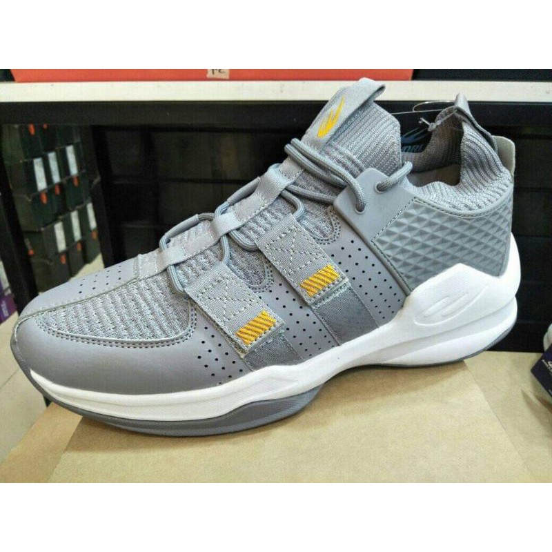 World balance HOTSHOT FOR MEN Shopee Philippines