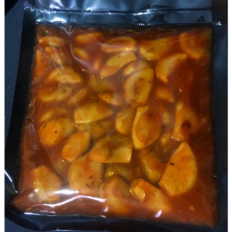 230g Pickled Garlic with Sriracha, thyme and chilli flakes Shopee