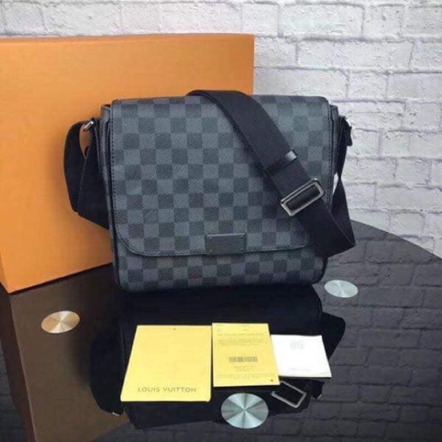 Real vs Fake LV District PM Messenger Bag from Suplook 