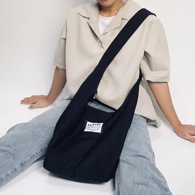 Single strap tote on sale bag