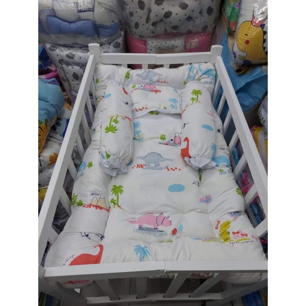 Bassinet store comforter set