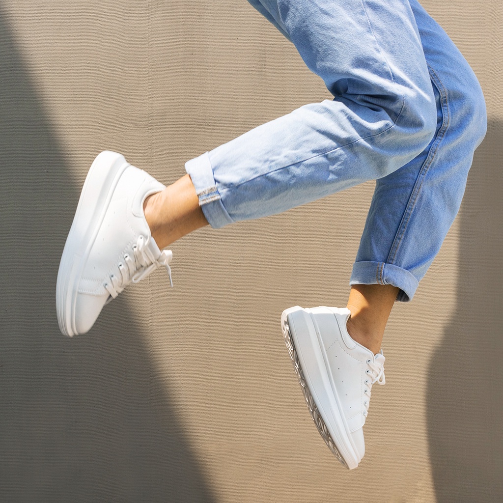 Kicks white shoes store