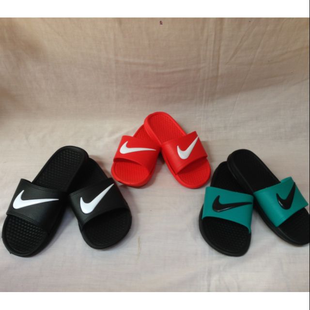 Boys shop nike slippers