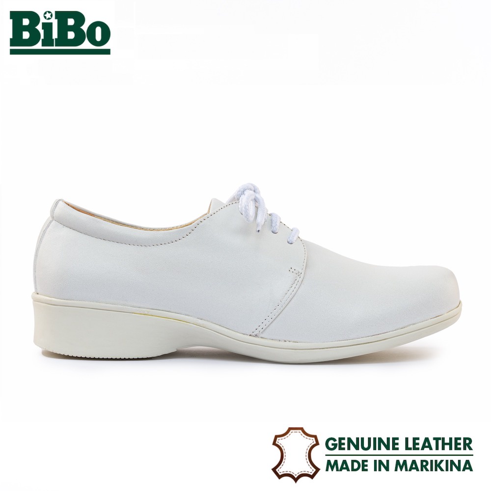 White leather nursing on sale clogs