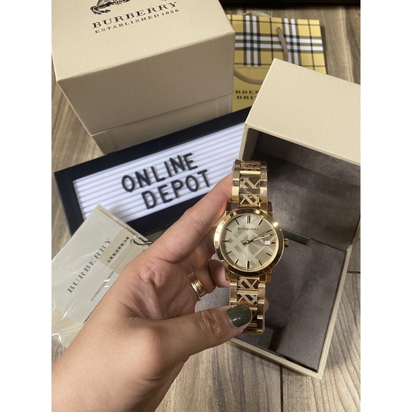 Burberry watch on sale womens gold