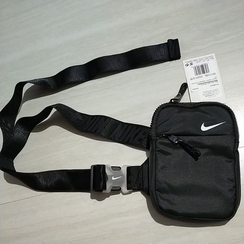 Nike essential hip pack small hot sale