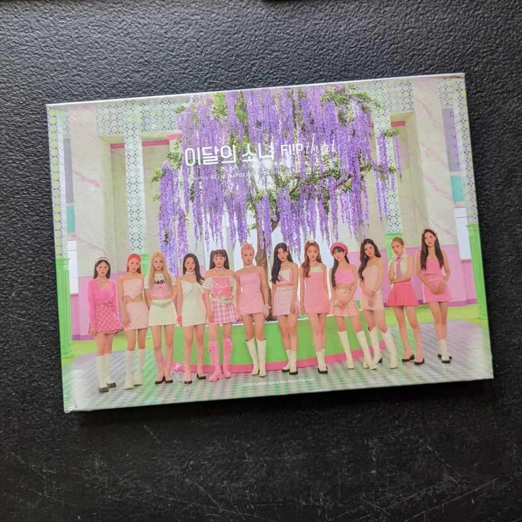 LOONA Flip store That 4 Version Sealed Album Set