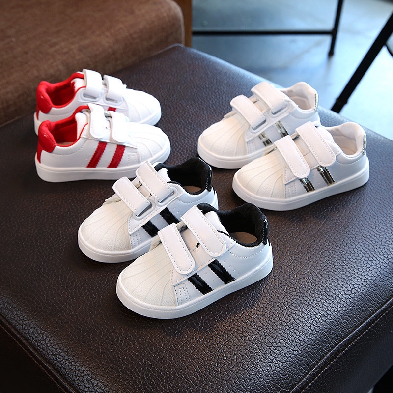 White sport hot sale shoes kids