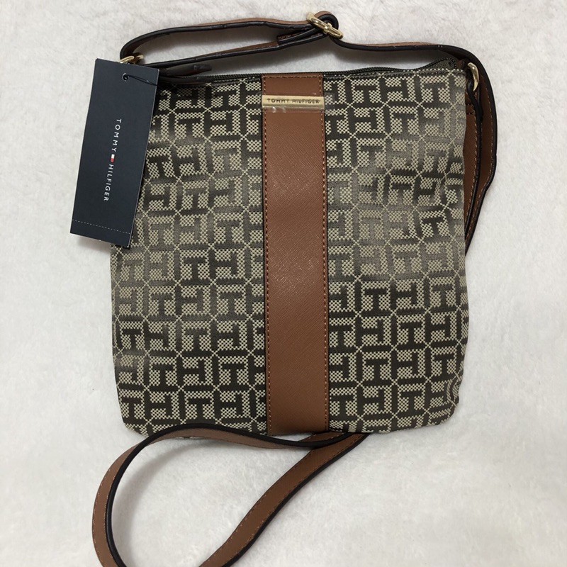 Tommy hilfiger best sale sling bag women