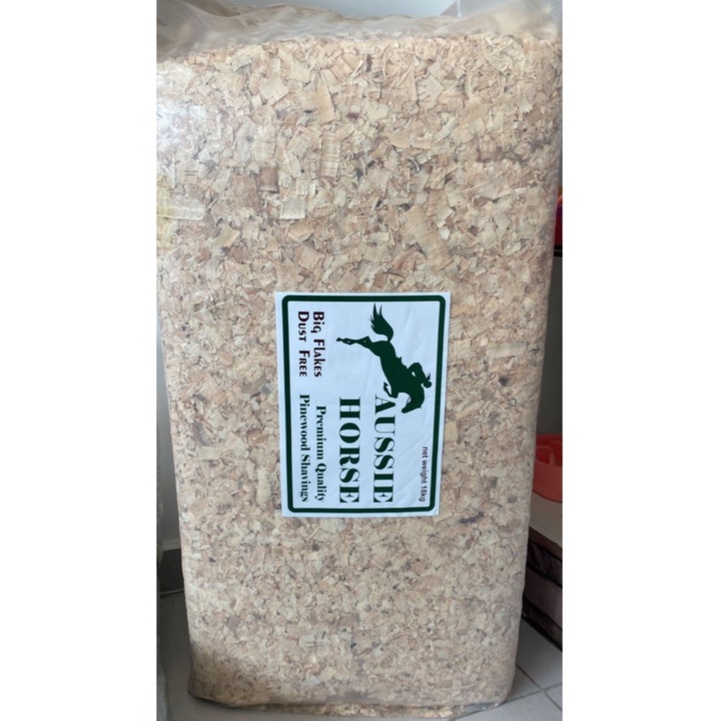 Aussie Horse Natural Pine Wood Shaving 18kg [Big Flakes And Dust Free