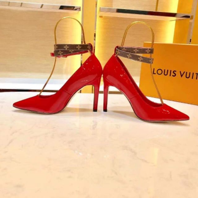 zapatos louis vuitton  Crazy shoes, Red high heels, Heels