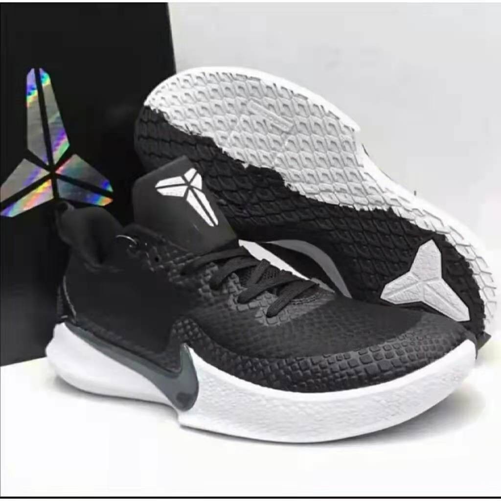 Kobe black mamba shoe deals