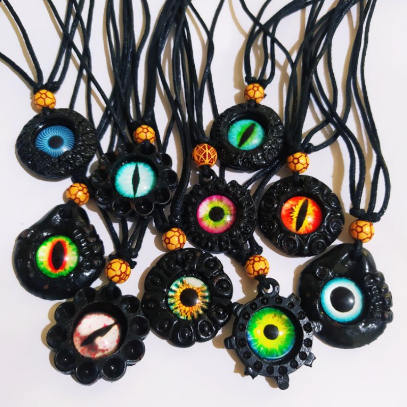 Cats hot sale eye necklace