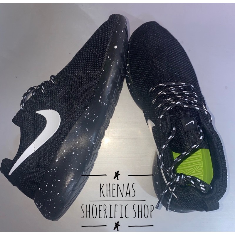 Nike Roshe Run Oreo (Mall Pull Out) | Shopee Philippines