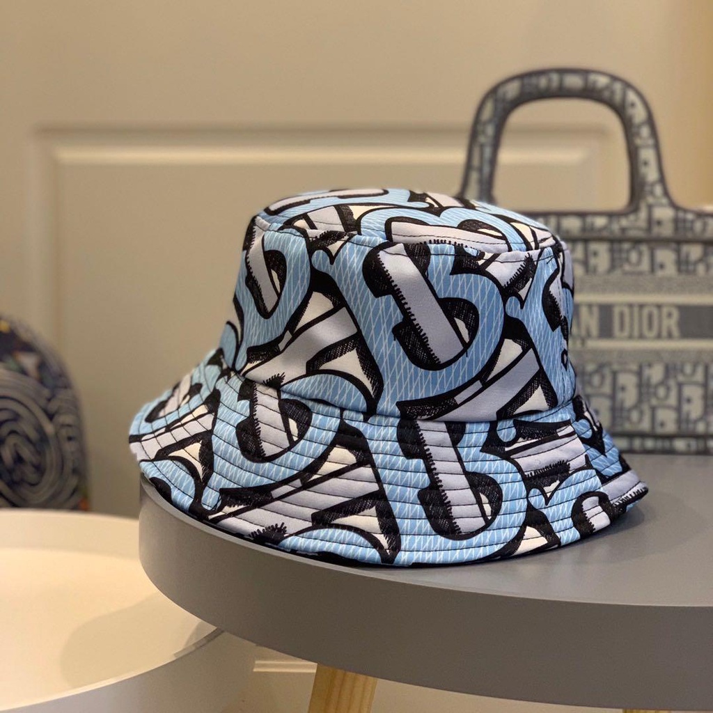 Burberry bucket hat outlet womens