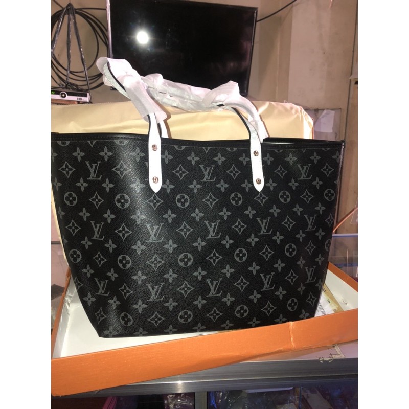 Louis vuitton best sale reversible purse