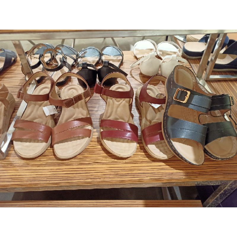 Parisian plus 2025 size sandals