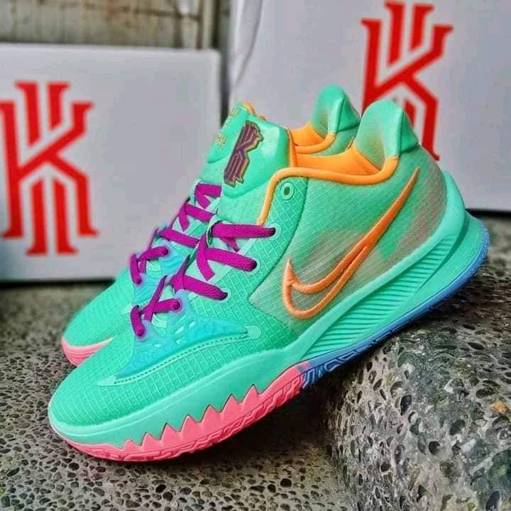 Kyrie 4 Low Basketball Shoes Kyrie Irving FREE SOCKS Bargain