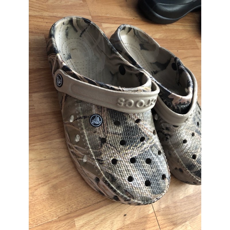 Crocs military outlet