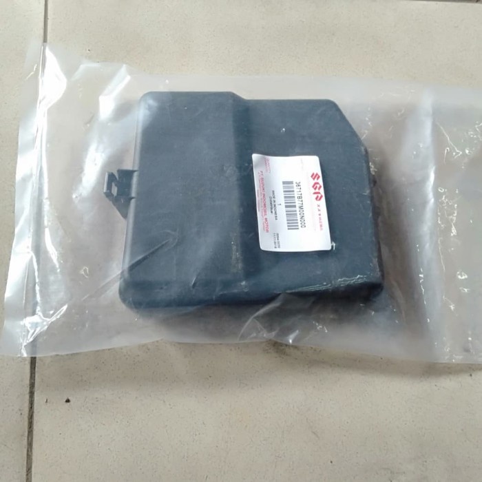 Close The original Suzuki Ertiga SGP fuse box (Code A 003) Shopee