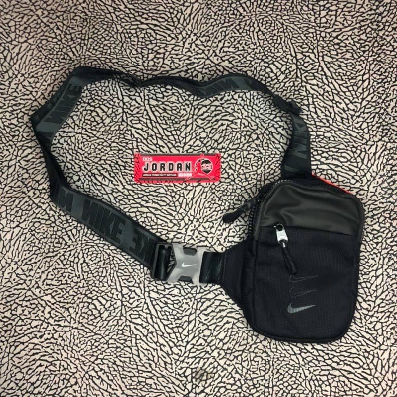 Nike advance best sale small sling pack