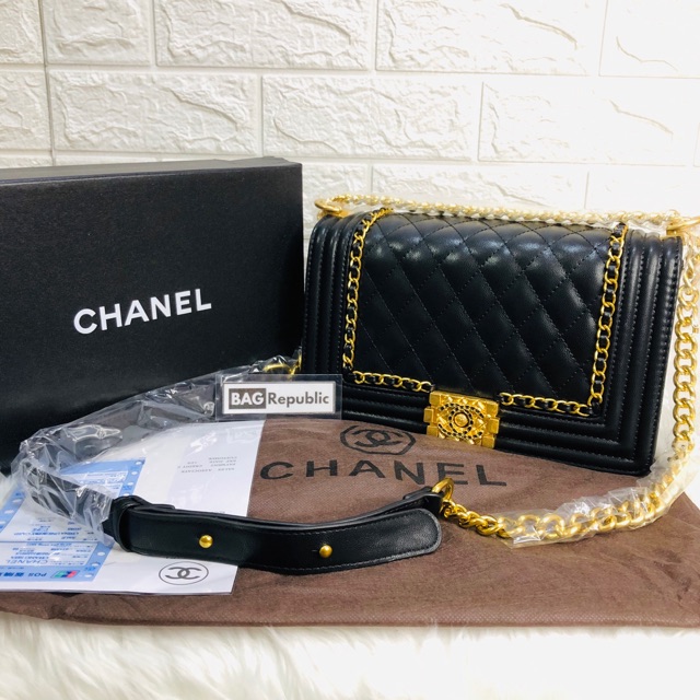 Chanel le boy outlet gold