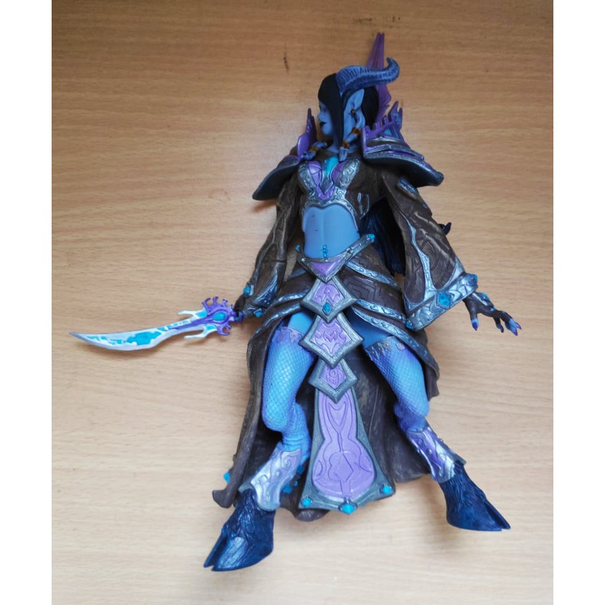 World of Warcraft Draenei Mage Tamuura PVC Figure Broken Sword 6 Inches  Scale