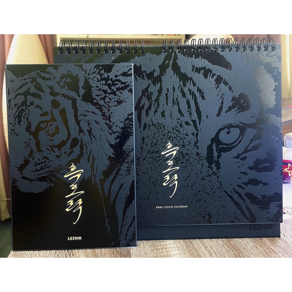 ∈Lezhin Calendar and Postcards Photocards DM before checking out