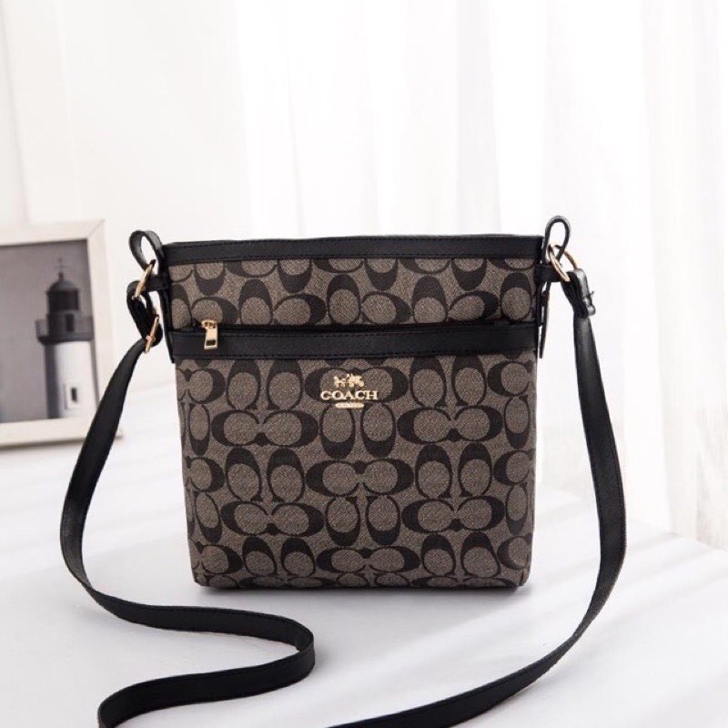 sy 631# Coach sling bag