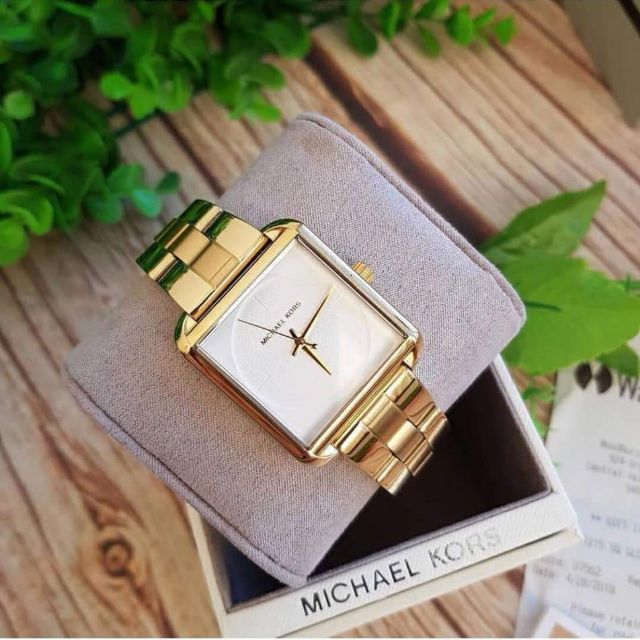 Michael kors lake outlet leather watch