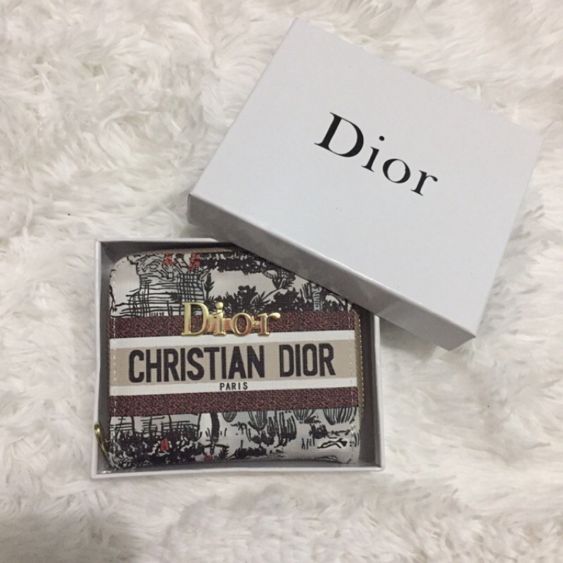 Dior wallet price hot sale