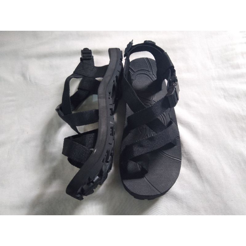 Black best sale outdoor sandals