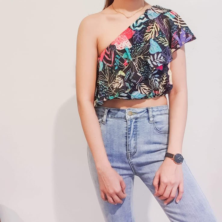 One shoulder top pull and online bear