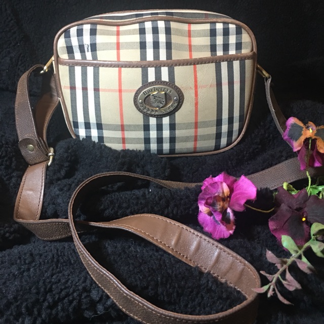 Burberry vintage sling outlet bag