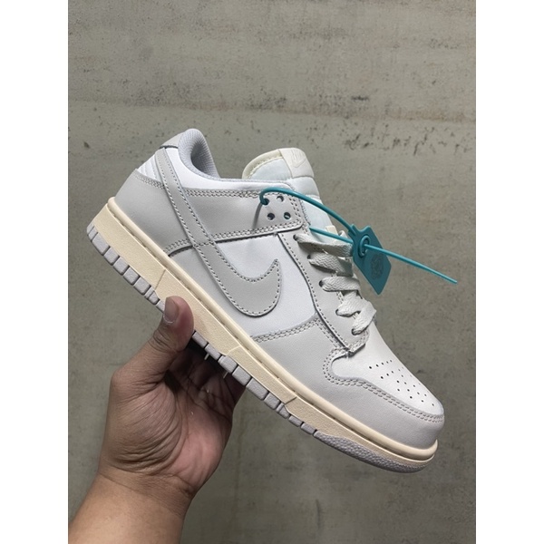 dunk white bone
