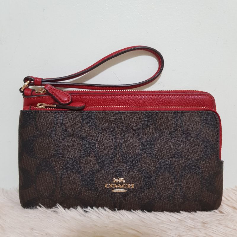 Coach wallet deals wristlet price