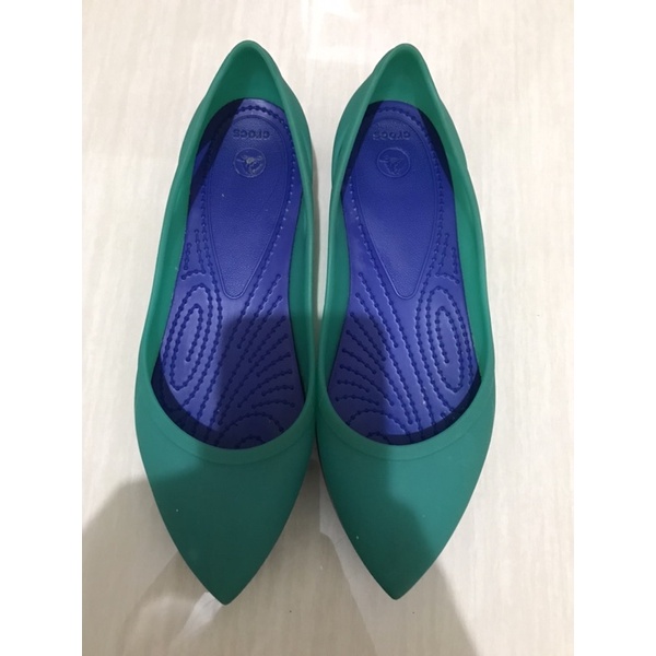 Crocs pointed online flats