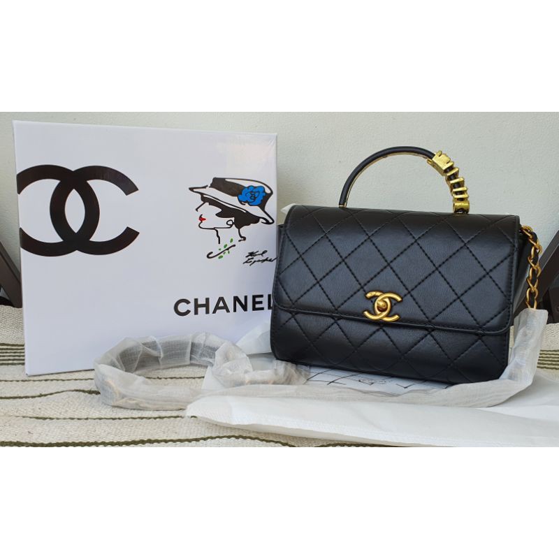 Chanel sling shop bag black