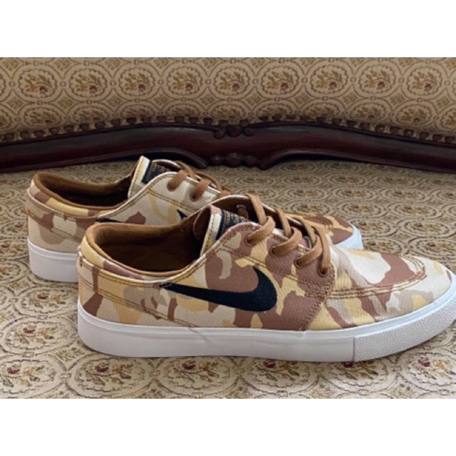 Nike sb store camouflage shoes