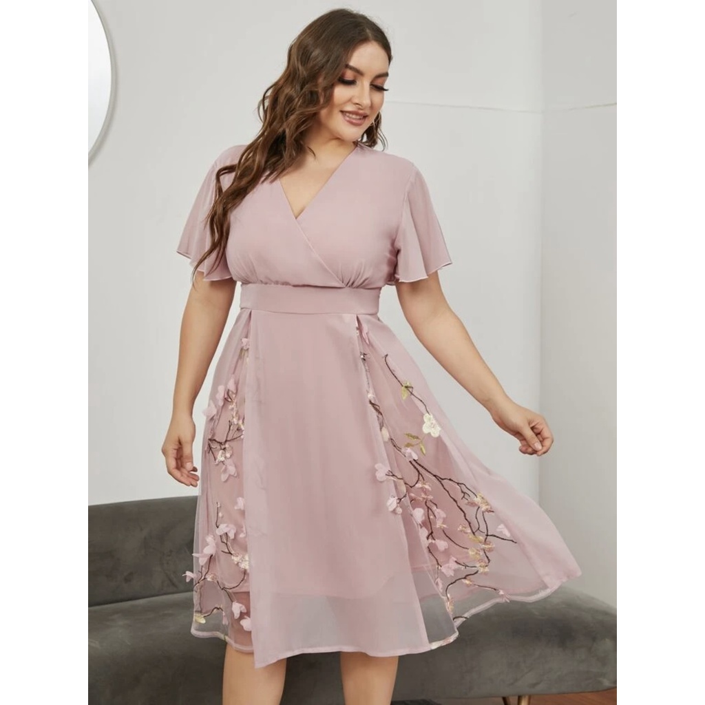 A2977 PLUS CHIC Premium Embroidery Floral Surplice V-neck Plus Size ...