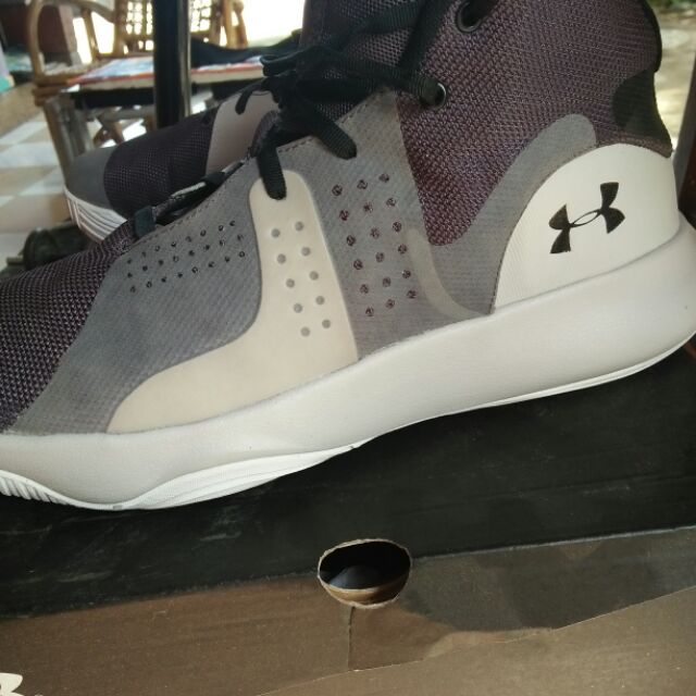 Under armour best sale anomaly basketball shoes