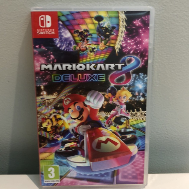 Mario kart 8 deluxe deals nintendo switch used