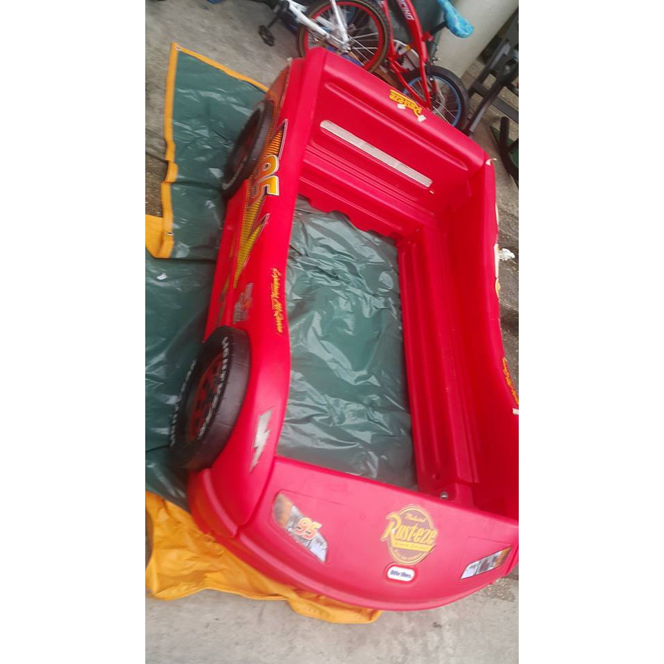 Lightning mcqueen little sales tikes bed