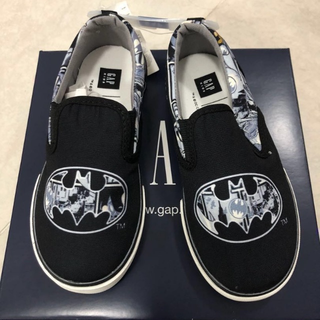 Gap batman deals shoes