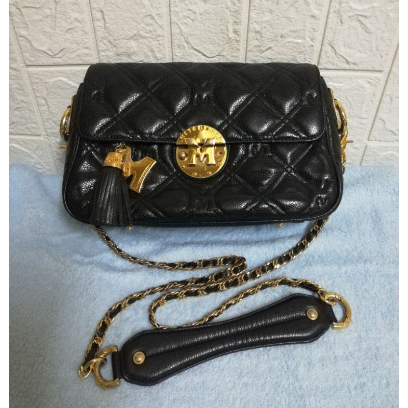 Metrocity Chain Black Leather Sling Bag, Luxury, Bags & Wallets on Carousell