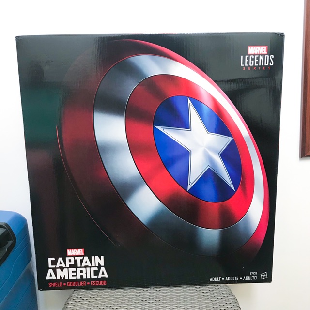 Captain america's best sale shield marvel legends