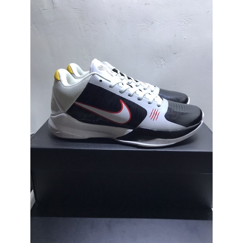 Kobe on sale white black