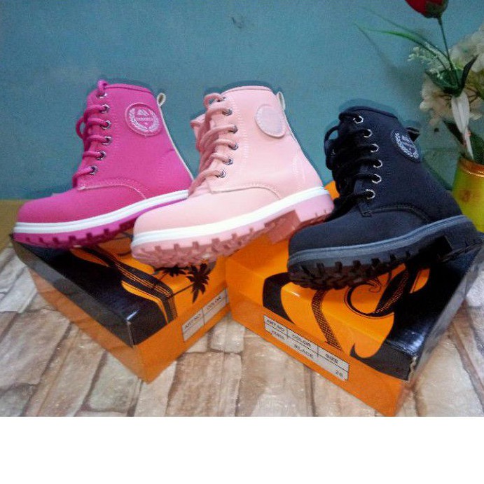 Kids boots size 8 best sale